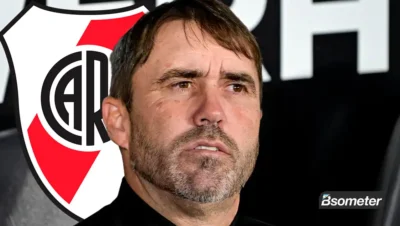 Eduardo Coudet dt de River durante partido en la Liga Profesional