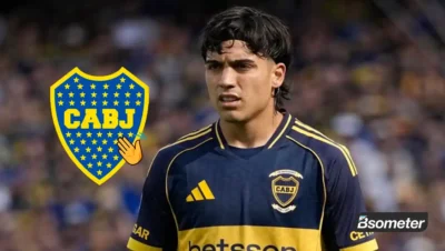 Exequiel Zeballos durante un partido de Boca Juniors mientras Rosario Central analiza su fichaje.