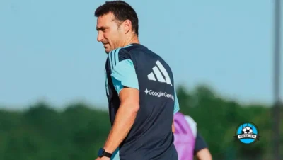 Lionel Scaloni durante un entrenamiento de la Selección Argentina antes del amistoso ante Honduras rumbo al Mundial 2026