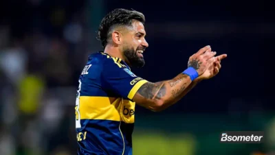Milton Giménez con la camiseta de Boca antes de una posible salida rumbo a Vélez en el mercado de pases