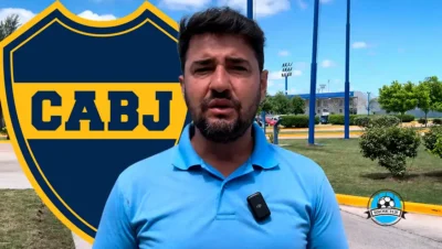 Tato Aguilera, periodista deportivo cubriendo a Boca Juniors